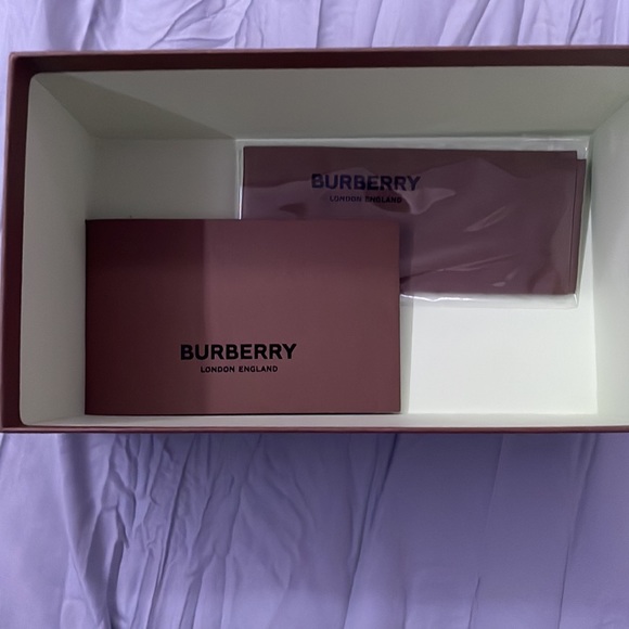 Burberry Mens Sunglasses - Picture 6 of 8